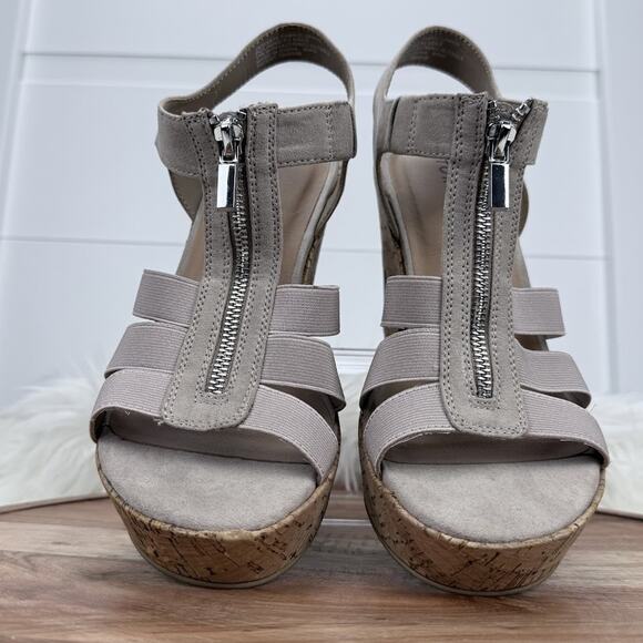 Torrid Shoes Womens Size 10 Beige Wedge Sandals Cork Platform Zipper Elastic - Picture 7 of 8